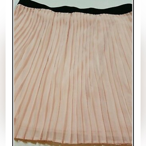 Xhiliration pale pink skirt - Size S - Picture 1 of 3